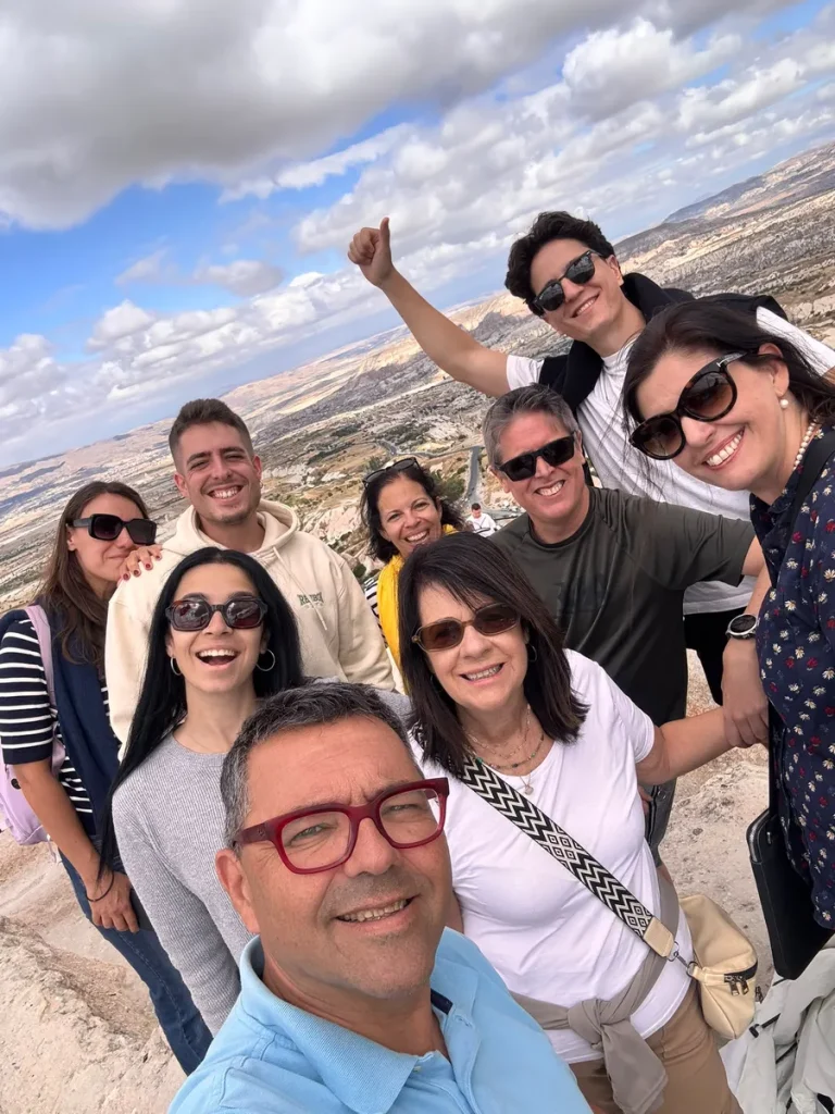 Equipo de Qualiteasy en Capadocia (Turquía), durante el viaje de premio por los objetivos alcanzados